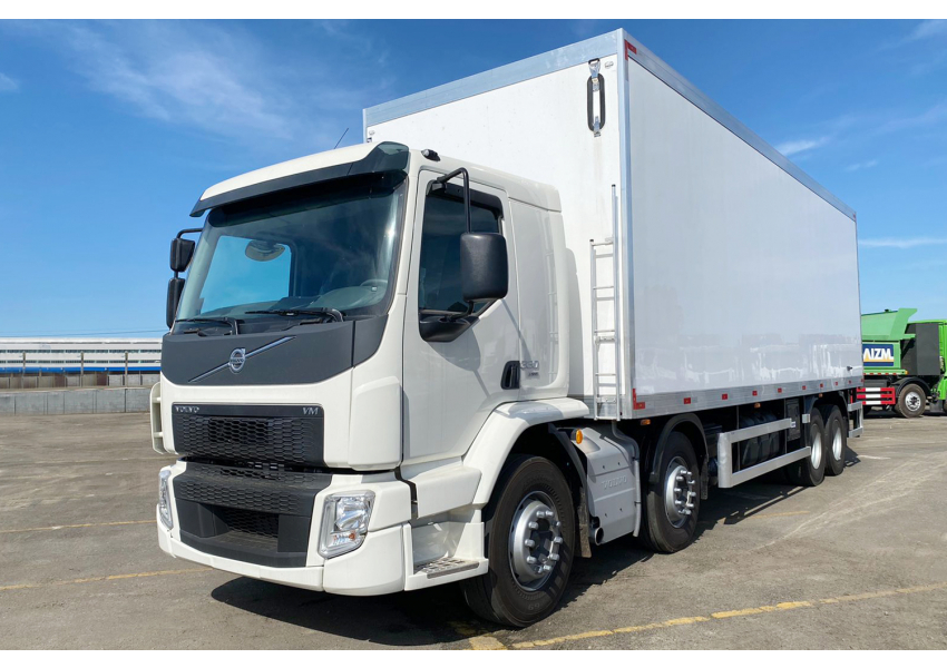 Volvo 330 Caminhão VOLVO VM 330 8x2 22/22 Baú Frigorífico AIZ | Agrofy