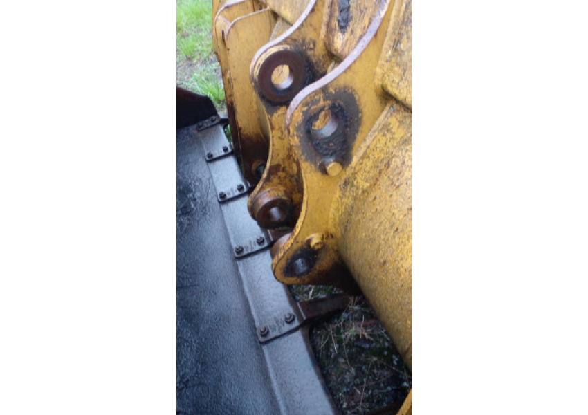 Concha Dianteira para Retroescavadeira Caterpillar 416E | Agrofy