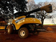 Colheitadeira New Holland Cr 9060 - 2013