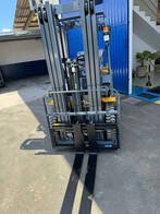 Empilhadeira Diesel - 2.5T - Torre Triplex