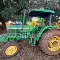 Trator John Deere 5700 4X2