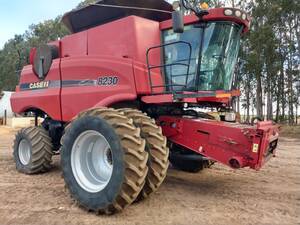 Colheitadeira Case 8230 Ano 2015