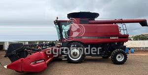 Colheitadeira de grão Case IH Axial-Flow 2688 - 12899