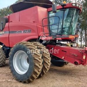 Colheitadeira de grão Case IH Axial-Flow 8230 - 12836