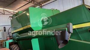 Colheitadeira de grão John Deere 1175 - 16846