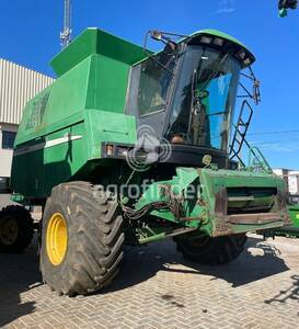 Colheitadeira de grão John Deere 1450 - 10748