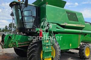 Colheitadeira de grão John Deere 1550 - 15221