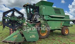 Colheitadeira de grão John Deere 1550 - 15475