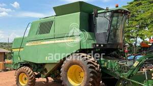 Colheitadeira de grão John Deere 1550 - 16622
