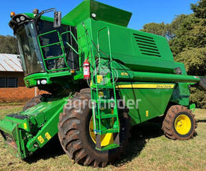 Colheitadeira de grão John Deere 1570 - 4884