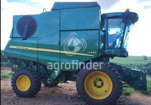 Colheitadeira de grão John Deere S 440 - 17561
