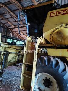 Colheitadeira de grão New Holland 8040 - 16693