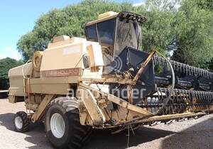 Colheitadeira de grão New Holland 8055 - 16928