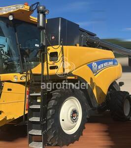 Colheitadeira de grão New Holland CR 7.80 - 16516