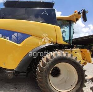 Colheitadeira de grão New Holland CR 9060 - 12843