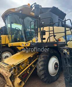 Colheitadeira de grão New Holland CR 9060 - 15923