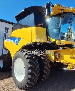 Colheitadeira de grão New Holland CR 9060 - 16198