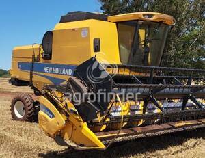 Colheitadeira de grão New Holland TC 5090 - 10878