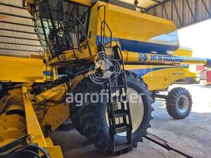 Colheitadeira de grão New Holland TC 5090 - 17199