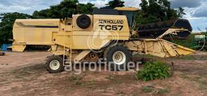 Colheitadeira de grão New Holland TC 57 - 11623