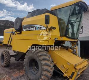 Colheitadeira de grão New Holland TC 57 - 12219