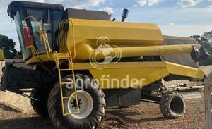 Colheitadeira de grão New Holland TC 57 - 13757