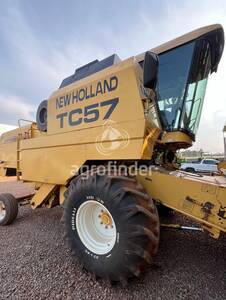 Colheitadeira de grão New Holland TC 57 - 15464