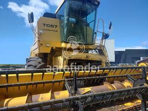 Colheitadeira de grão New Holland TC 57 - 15558