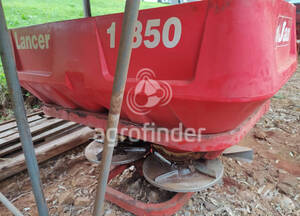 Distribuidor de Fertilizante Sólido Jan Lancer 1.350 - 9839