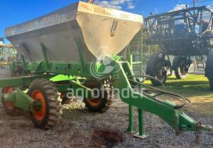 Distribuidor de Fertilizante Sólido Stara Hércules 10000 - 13977