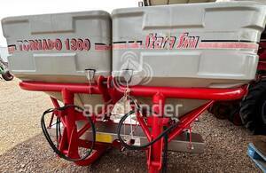 Distribuidor de Fertilizante Sólido Stara Tornado 1300 - 15453
