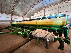 Plantadeira John Deere 2126/24 Ano 2008