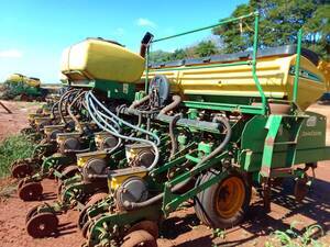 Plantadeira John Deere 2126/24 Ano 2015