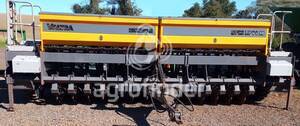 Plantadeira de Inverno Valtra BPM2711 - 17550