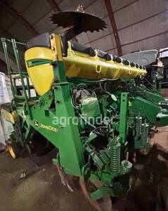 Plantadeira de Verão John Deere 1111 - 17299