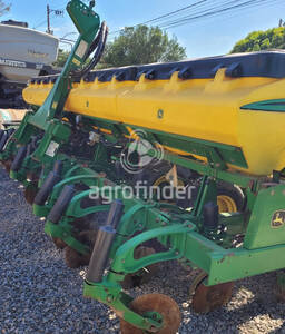 Plantadeira de Verão John Deere 2115 CCS - 9899