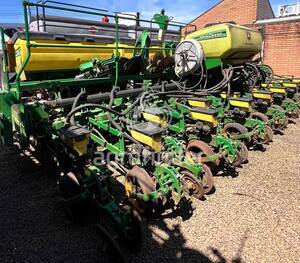 Plantadeira de Verão John Deere 2117 CCS - 13518