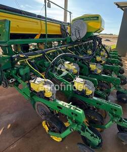 Plantadeira de Verão John Deere 2117 CCS - 16509