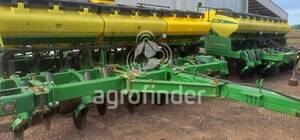 Plantadeira de Verão John Deere 2122 - 15728