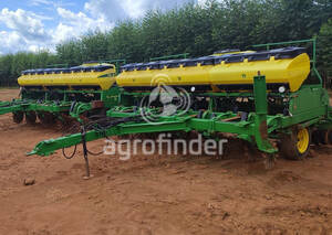 Plantadeira de Verão John Deere 2122 - 5563