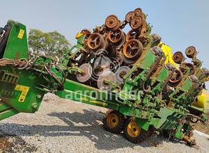 Plantadeira de Verão John Deere DB 40 - 16850