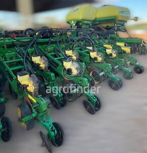 Plantadeira de Verão John Deere DB 50 MaxEmerg - 5620