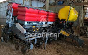Plantadeira de Verão Massey Ferguson MF 513 - 13219