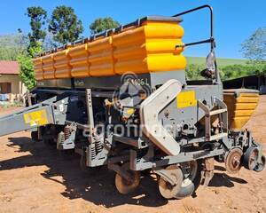 Plantadeira de Verão Valtra BP 1106 L - 15008