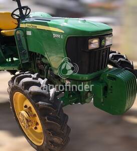 Trator John Deere 5055 E - 17481