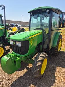 Trator John Deere 5075EF