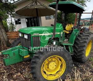 Trator John Deere 5605 - 15280