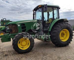 Trator John Deere 6130J Ano 2011