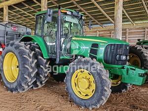 Trator John Deere 6145J Ano 2011