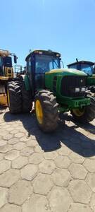 Trator John Deere 6165J ano 2012